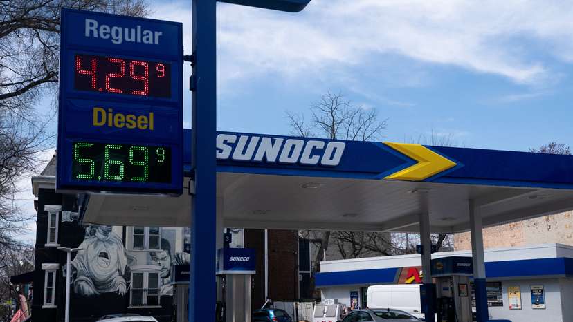 Gas prices continue to rise in Washington D.C.