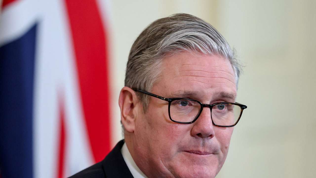 British PM Starmer hosts roundtable with Jewish community representatives in London