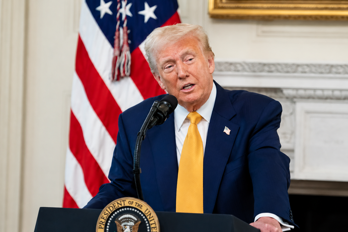 OMS reage e defende vacinação após Trump reduzir imunização infantil nos EUA