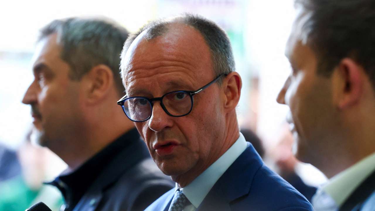 Germany's CDU conservatives and Social Democrats resume coalition talks, in Berlin