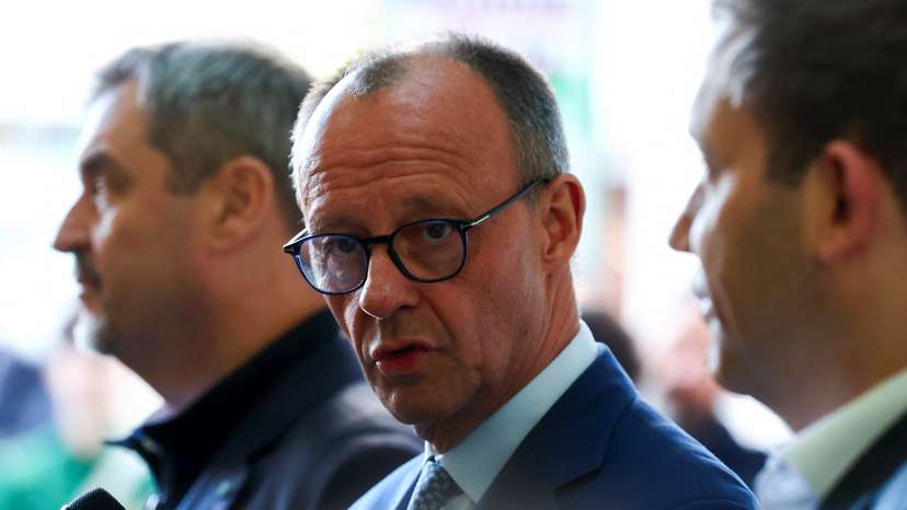 Germany's CDU conservatives and Social Democrats resume coalition talks, in Berlin