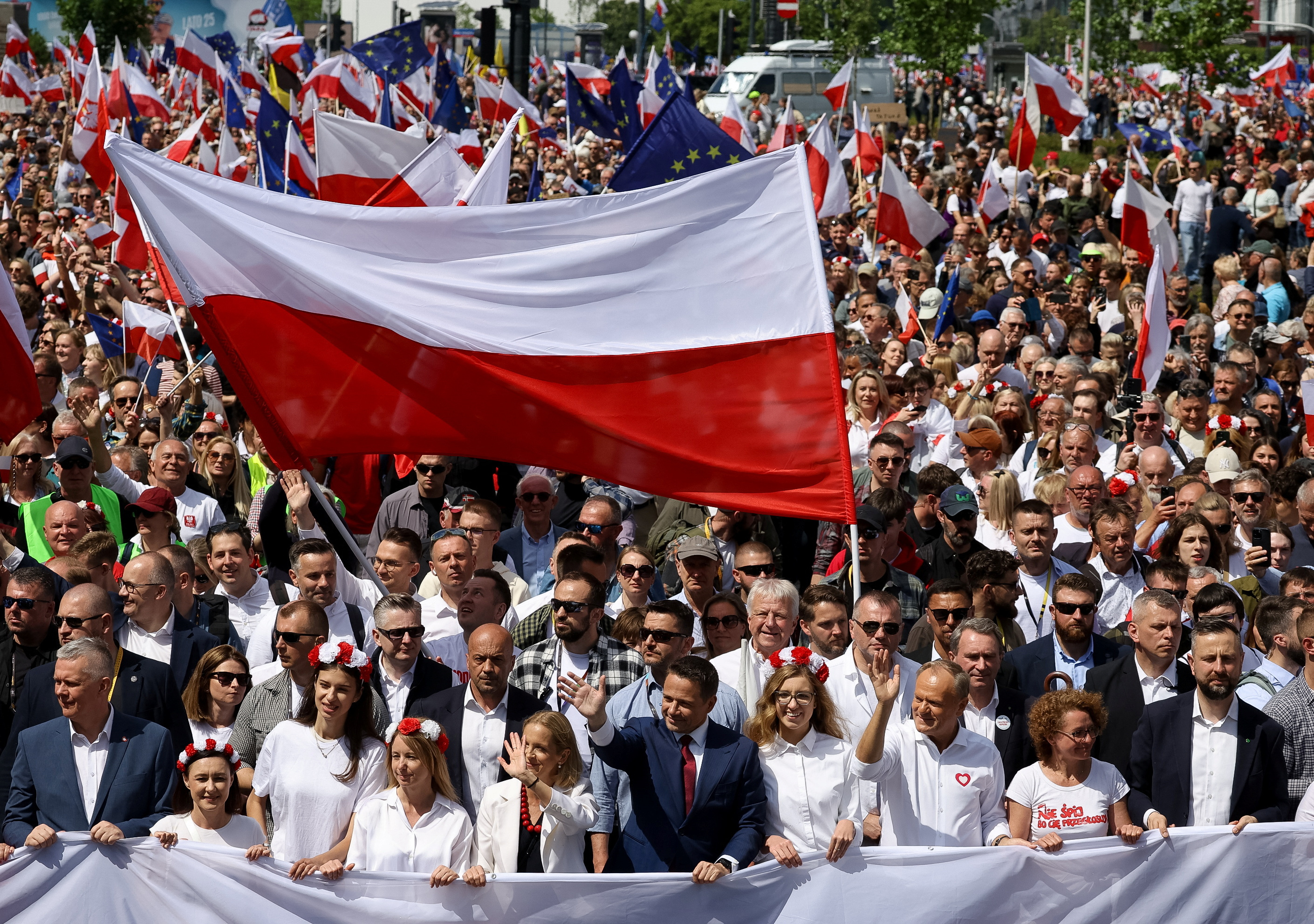 Poland's ruling party hosts 'Patriotic March' in Warsaw