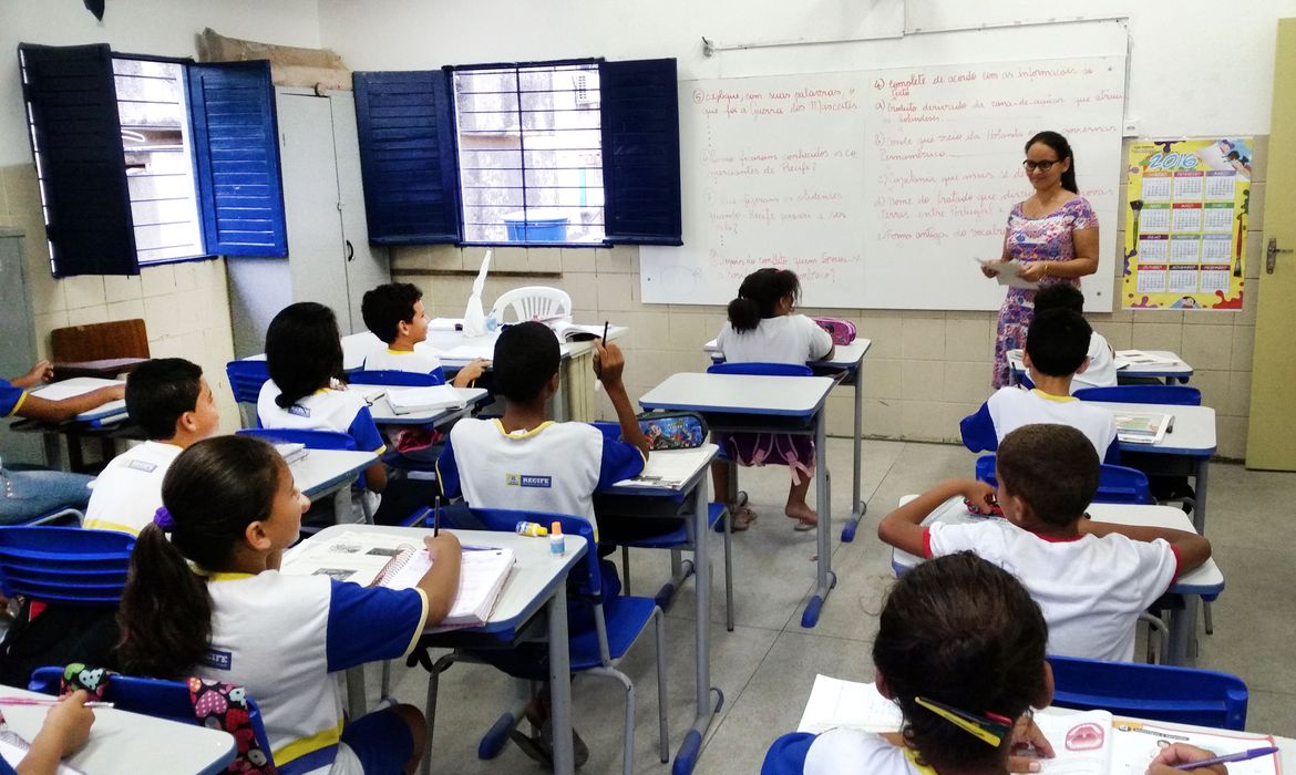 Sala de aula de escola brasileira