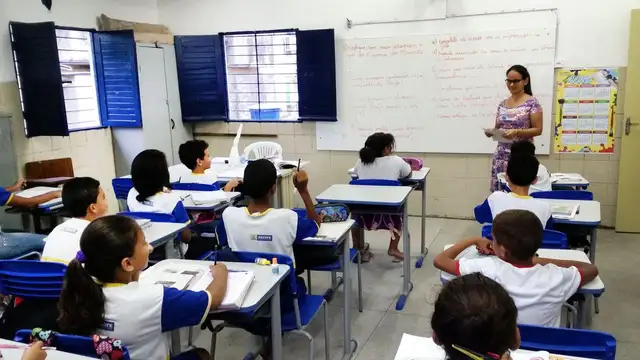 Sala de aula de escola brasileira