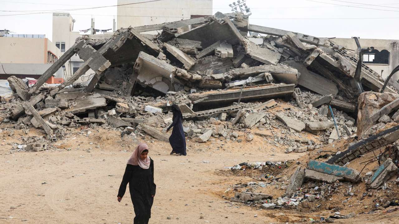 Reactions after Trump announced that Israel and Hamas agreed on the first phase of a Gaza ceasefire, in Khan Younis