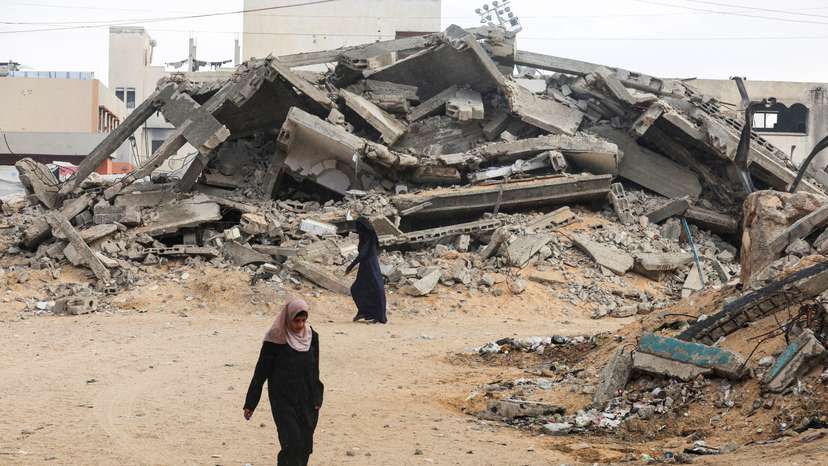 Reactions after Trump announced that Israel and Hamas agreed on the first phase of a Gaza ceasefire, in Khan Younis