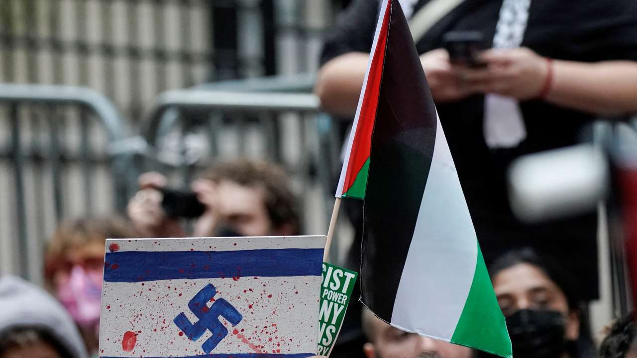 FILE PHOTO: Demonstration to express solidarity with Palestinians in Gaza, on Wall St in New York City