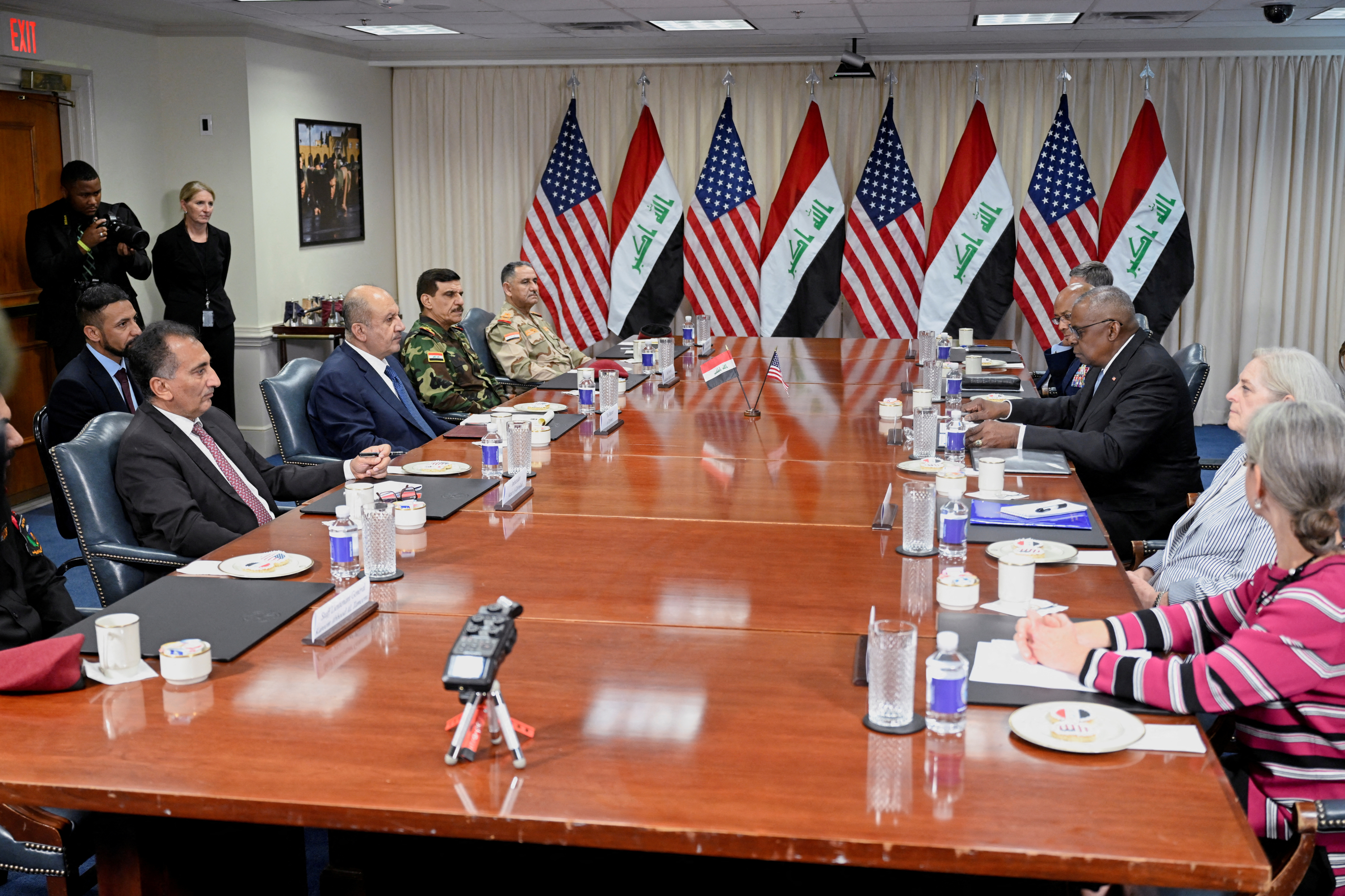 FILE PHOTO: U.S. Defense Secretary Lloyd Austin meets with Iraq Defense Minister