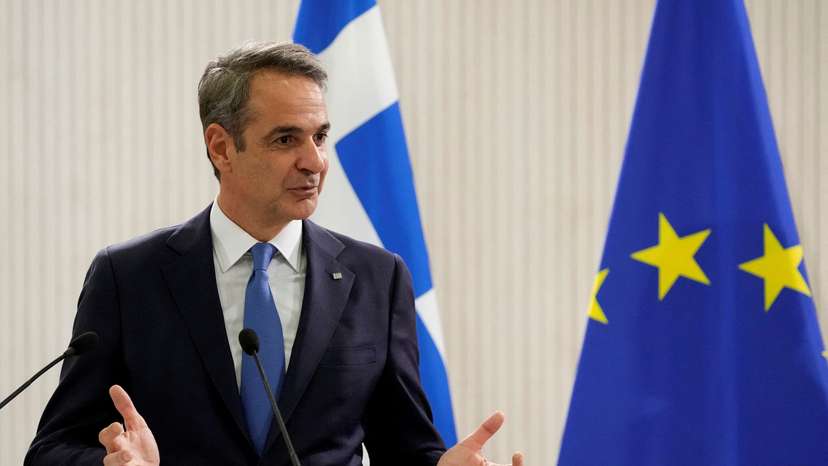 Cyprus' President Nikos Christodoulides and Greek Prime Minister Kyriakos Mitsotakis attend a press conference, in Nicosia