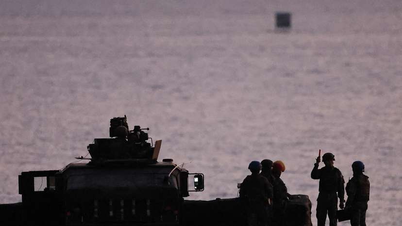 Soldiers prepare for a live fire drill at the Fangshan training grounds in Pingtung