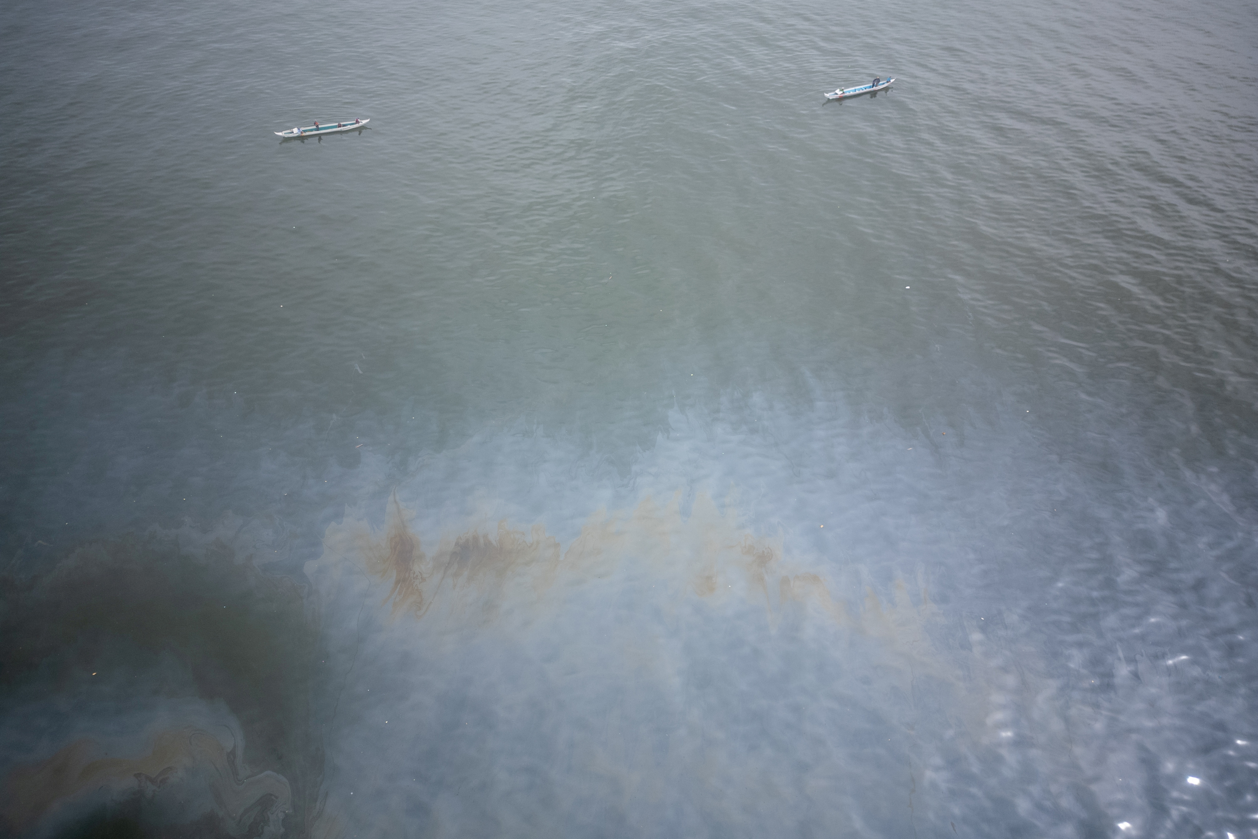 Oil spill in Manila Bay