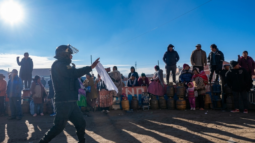 After 52 days of blockades: The economic crisis hitting Bolivia’s workers
