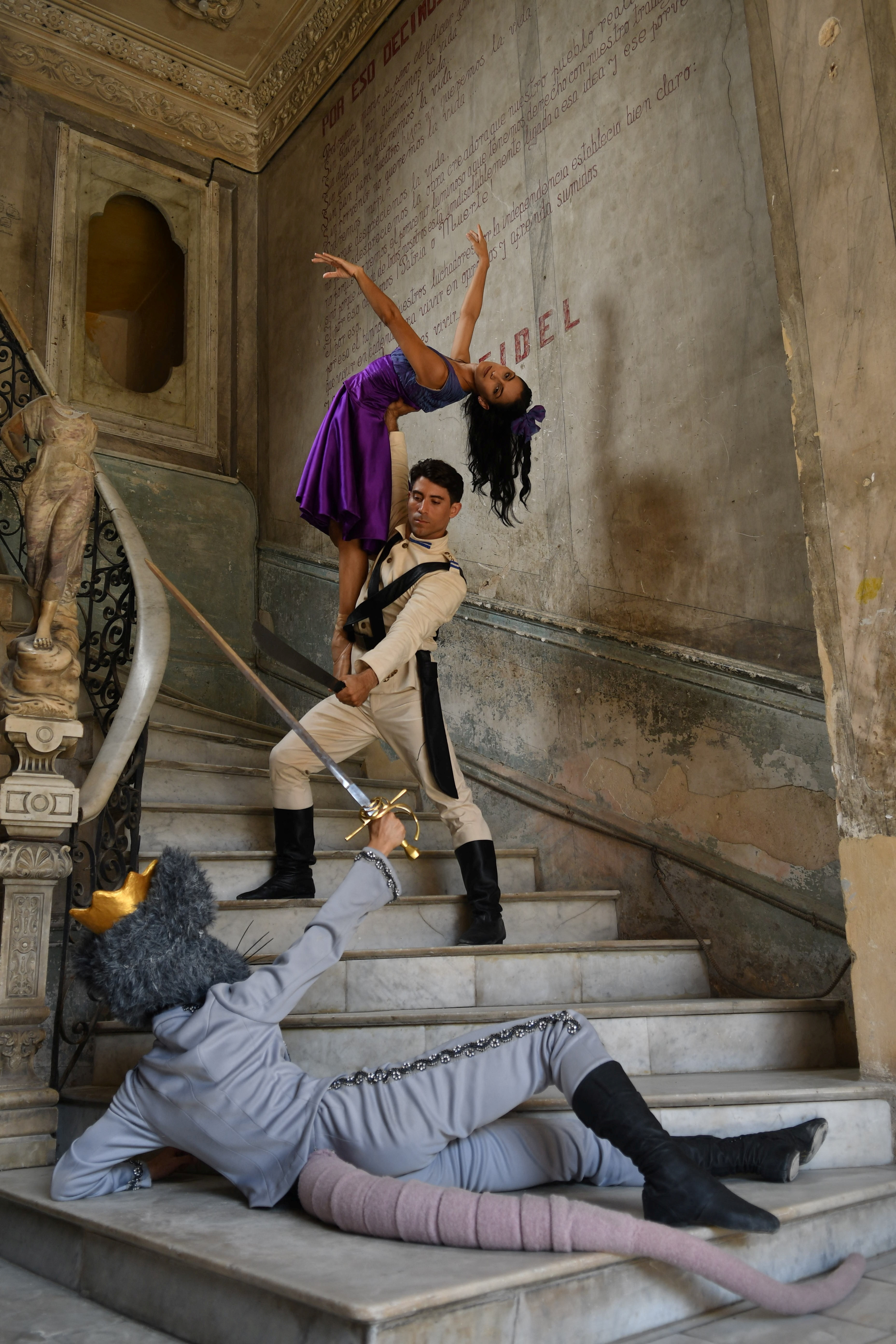 Carlos Acosta gives Cuban twist to Christmas classic 'The Nutcracker'