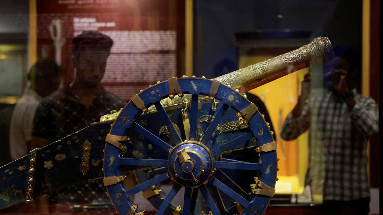 Netherlands returns colonial-era artefacts to Sri Lanka