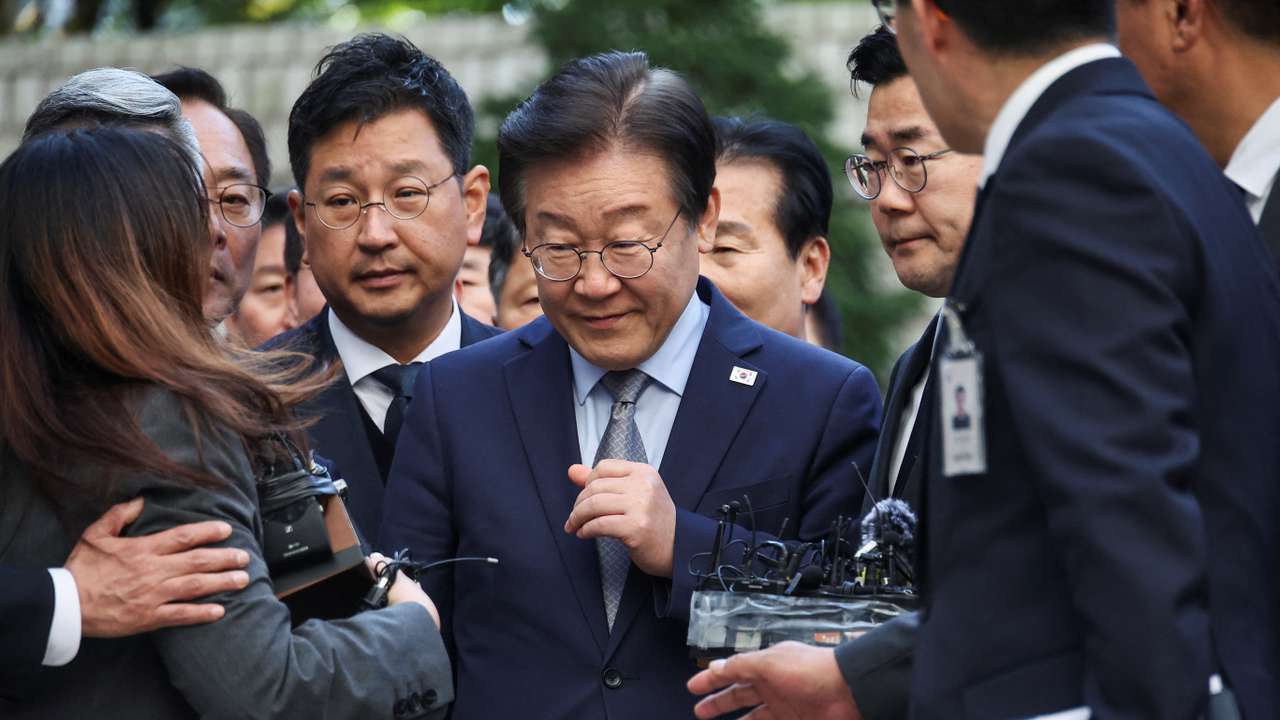 South Korea's main opposition Democratic Party leader Lee Jae-myung arrives at a court, in Seoul
