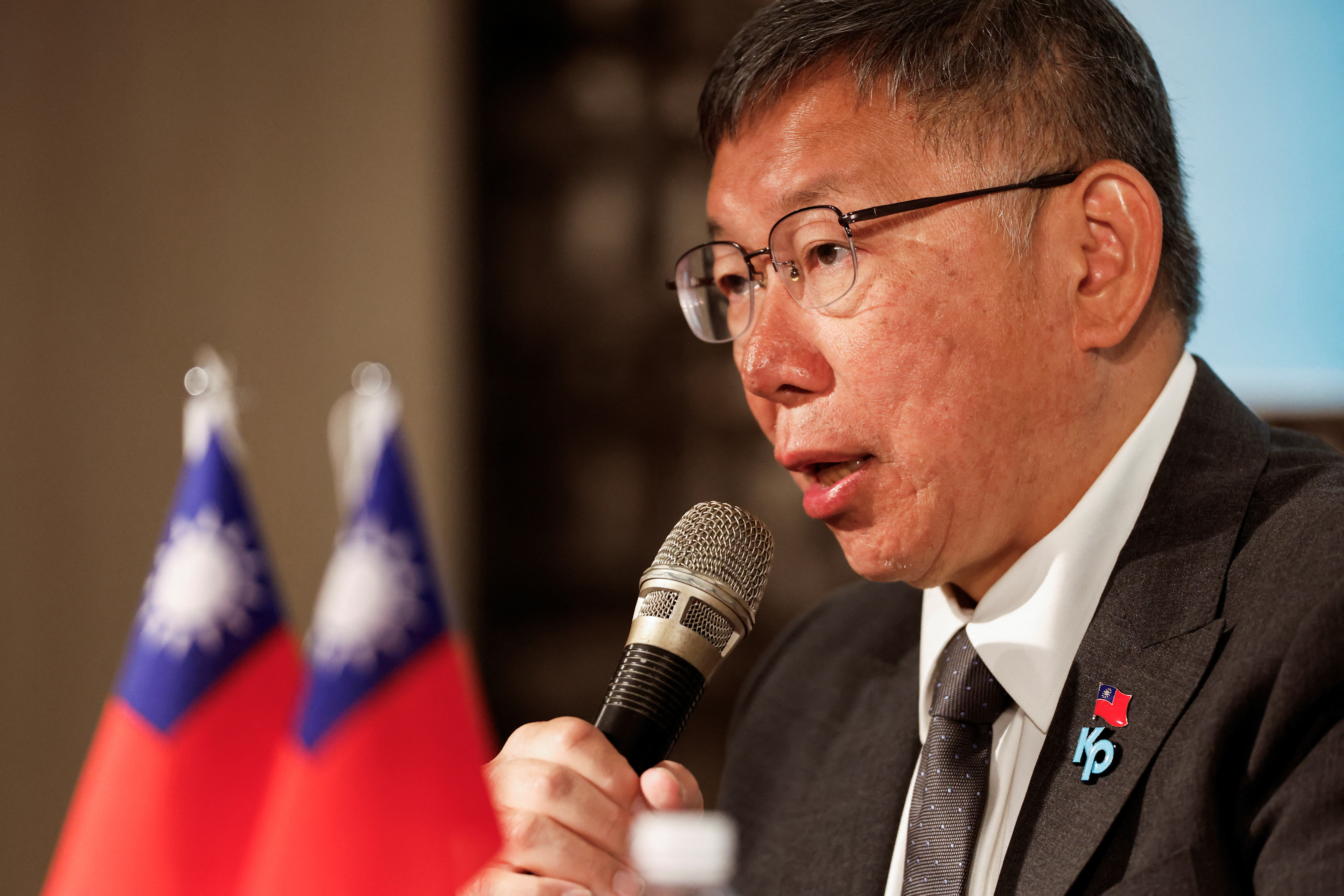Ko Wen-je, Taiwan People's Party (TPP) presidential candidate, holds a press conference in Taipei