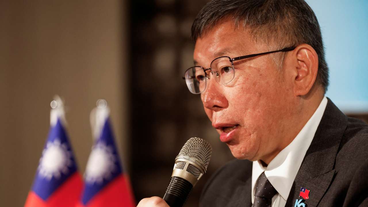 Ko Wen-je, Taiwan People's Party (TPP) presidential candidate, holds a press conference in Taipei