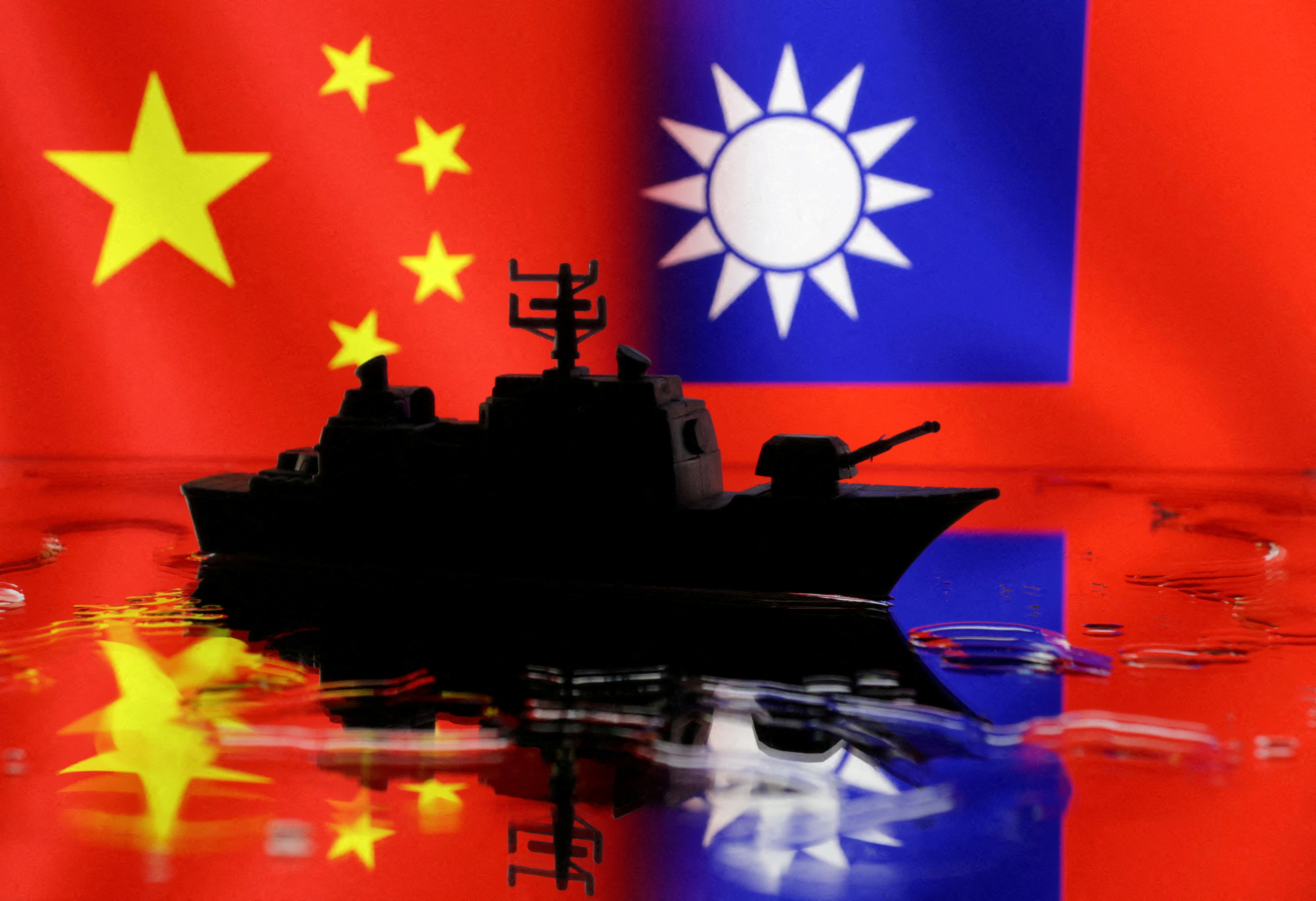 FILE PHOTO: Illustration shows Chinese and Taiwanese flags