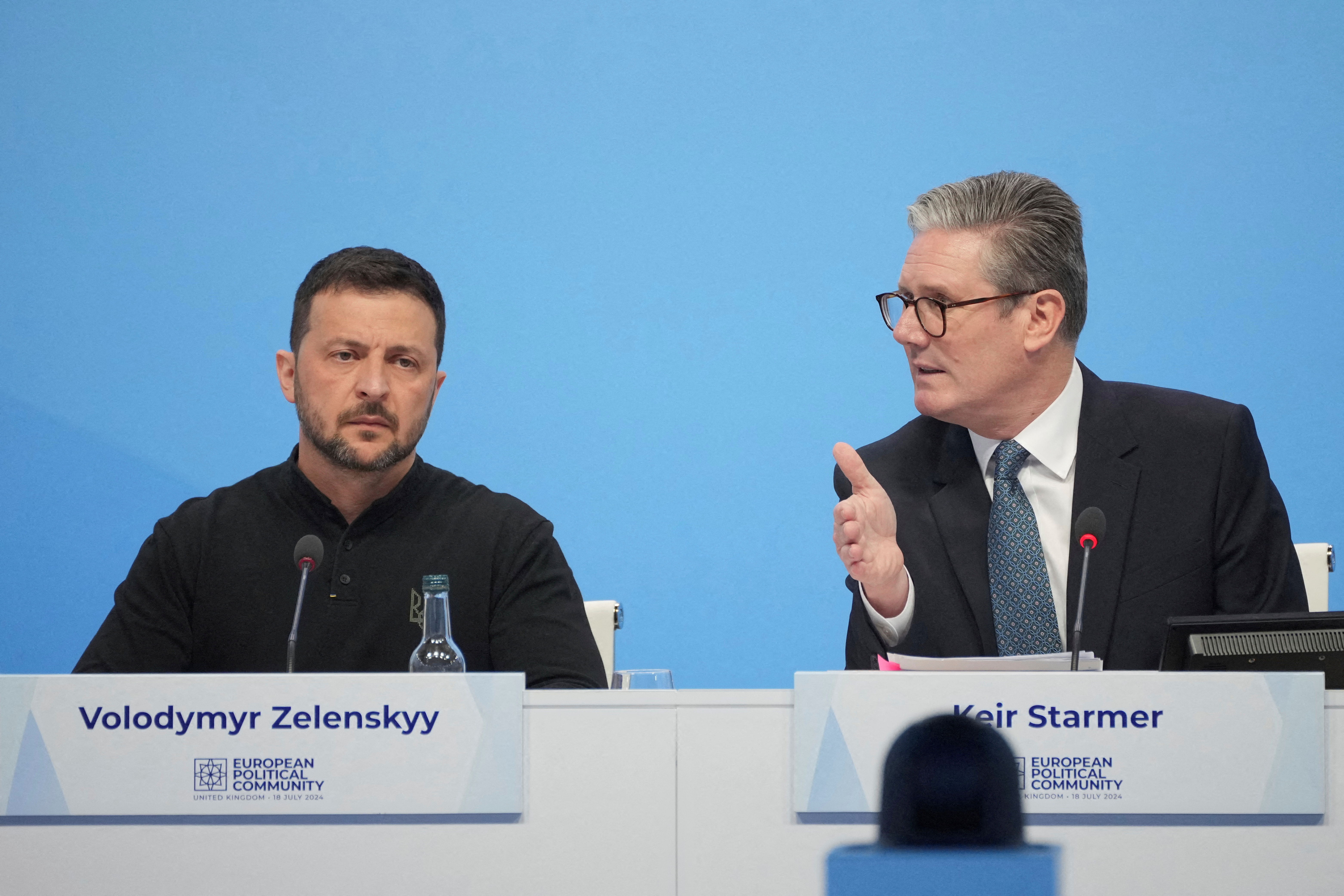Ukrainian President Volodymyr Zelenskiy  with British Prime Minister Keir Starmer