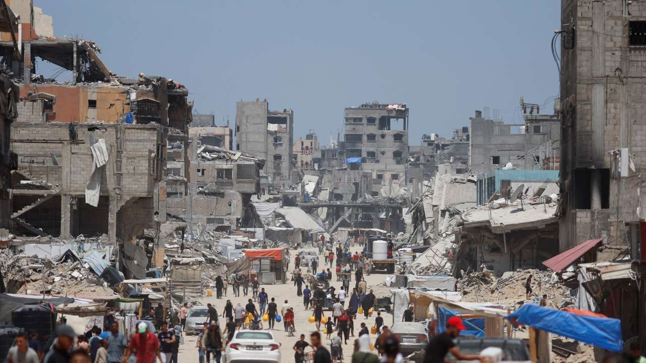Aftermath of an Israeli strike, in Khan Younis