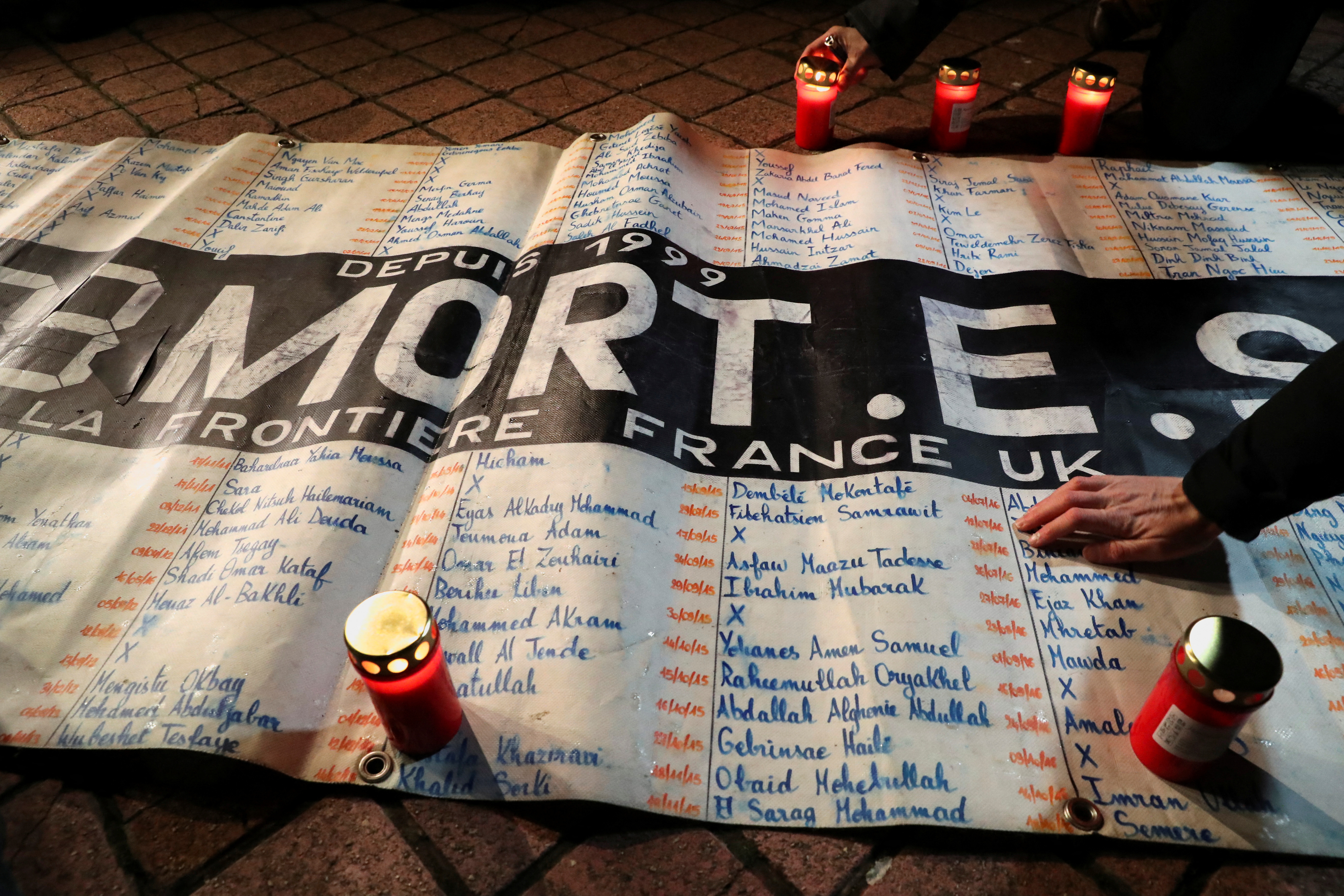 Tribute to the 27 migrants who died as they attempted to cross the English Channel