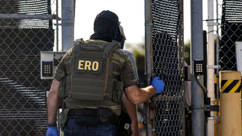Federal agents unload detainees at the Broadview ICE detention center