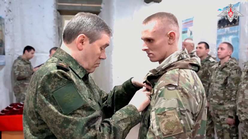 Russia's chief of military staff Gerasimov visits troops in Ukraine