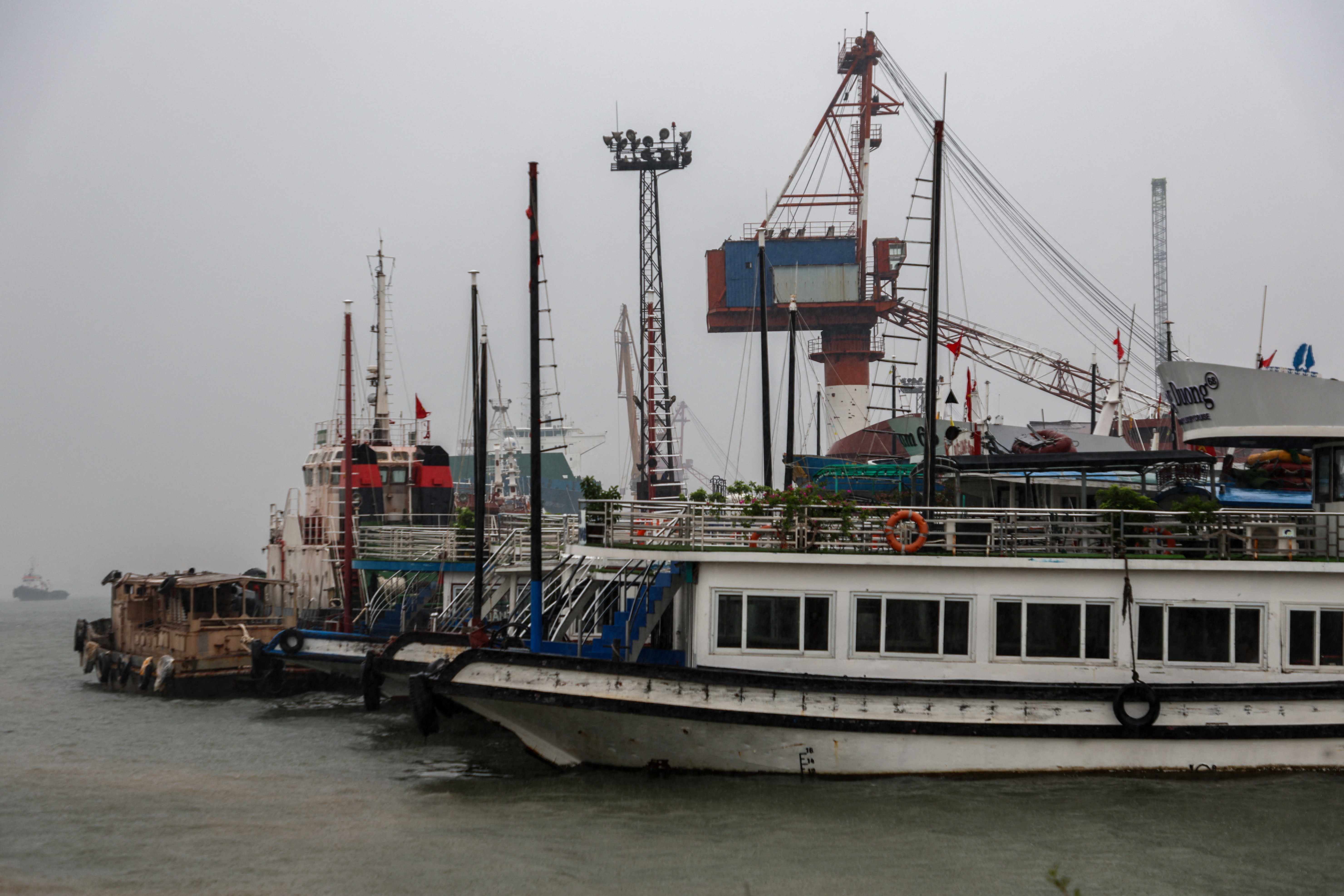 Vietnamese coastal provinces on emergency footing as Typhoon Wipha nears