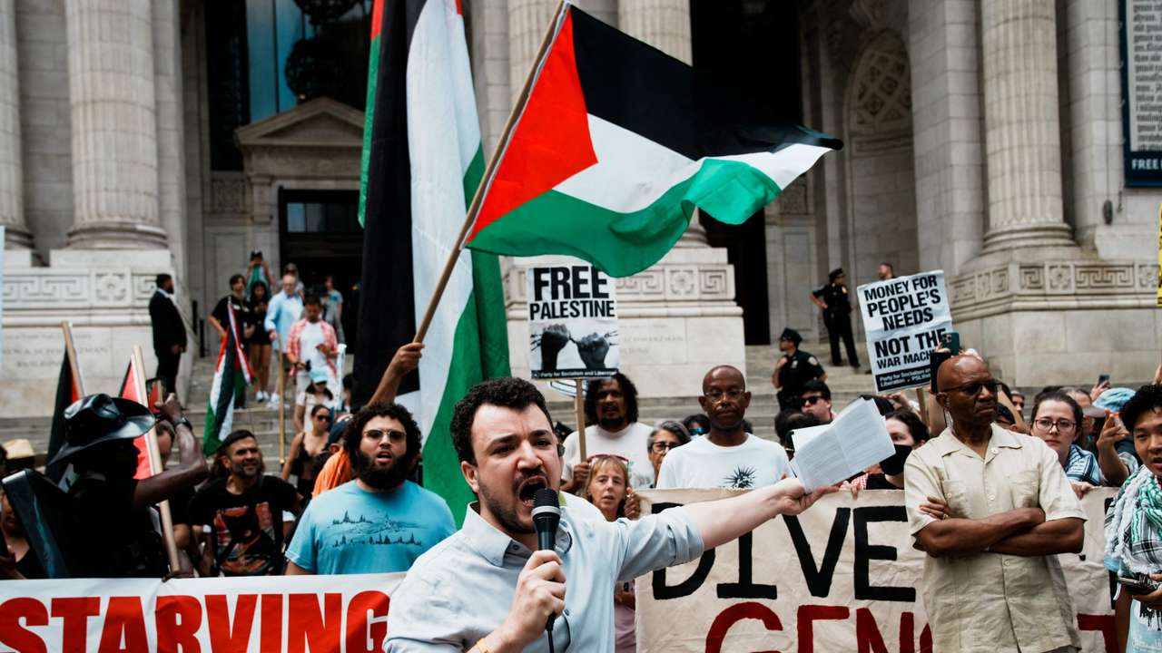"Stop starving Gaza" march in New York City