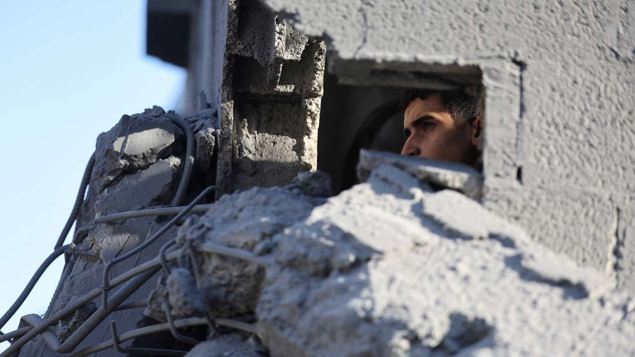 Aftermath of Israeli strikes, in Khan Younis