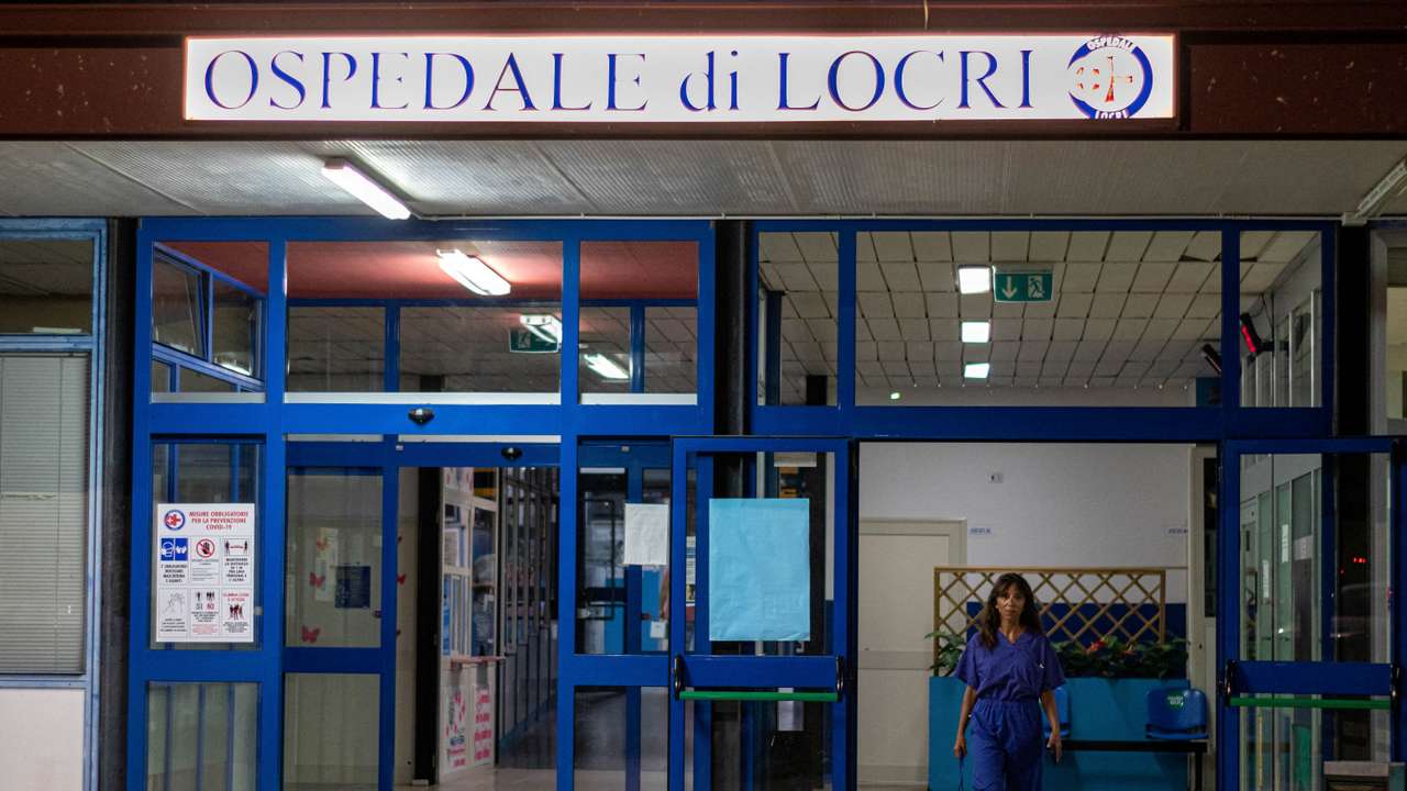 FILE PHOTO: Doctors from Communist Cuba are used to being dispatched to medical hotspots in Africa, Asia and South America, but less so to well-off Europe