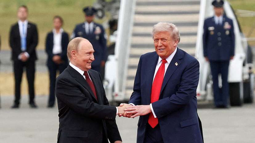 FILE PHOTO: U.S. President Trump meets with Russian President Putin in Alaska