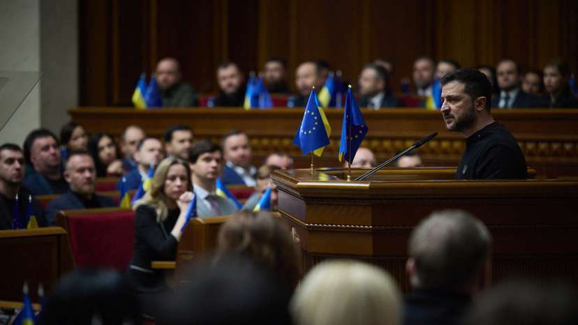 Ukrainian President Zelenskiy and lawmakers mark 1,000 days since Russia's full-scale invasion