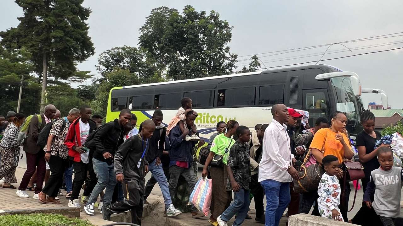 Humanitarian staff flee from Goma