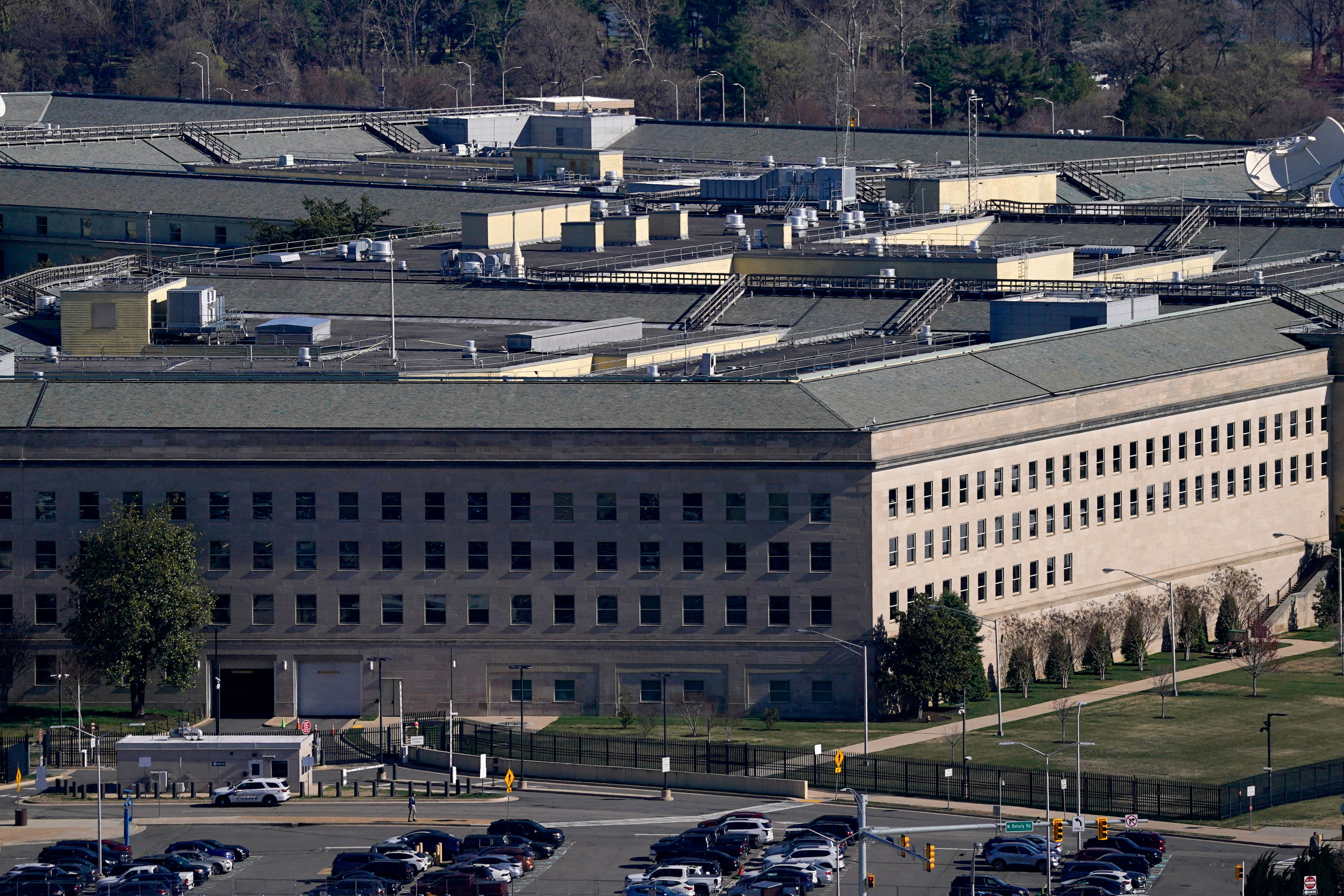 FILE PHOTO: U.S. news outlets reject Pentagon press access policy