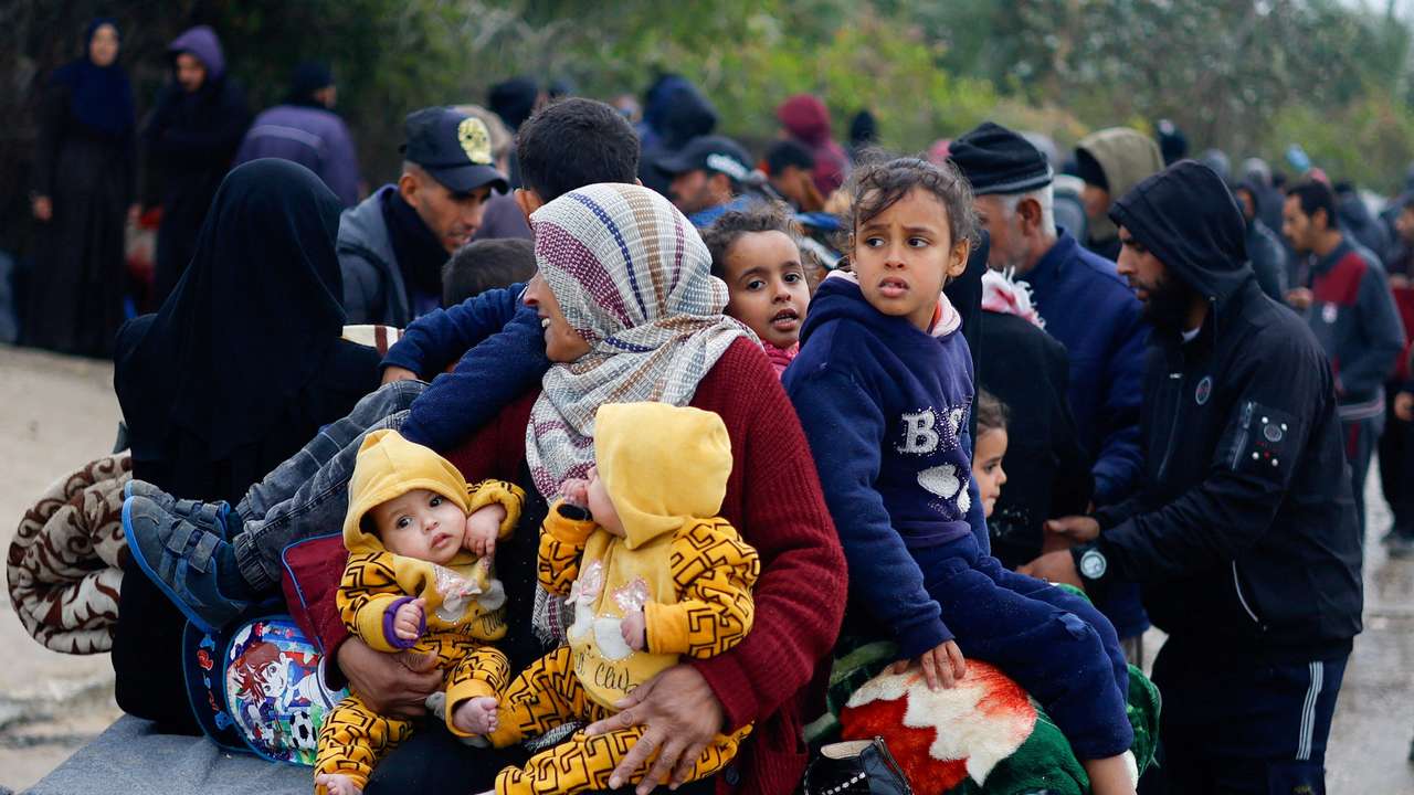 Palestinians fleeing Khan Younis, due to the Israeli ground operation, move towards Rafah