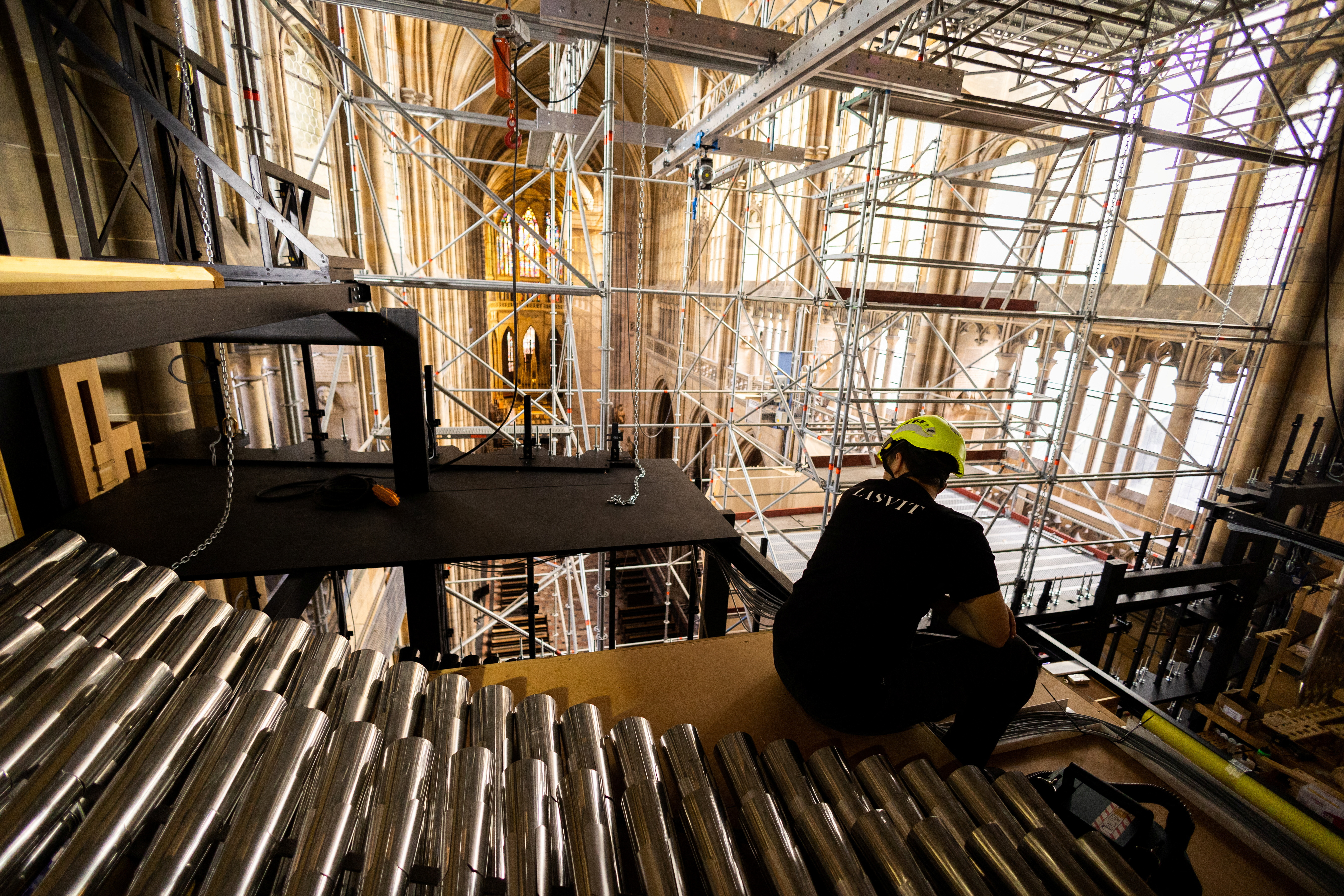 Installation of new organ in St. Vitus Cathedral at Prague Castle