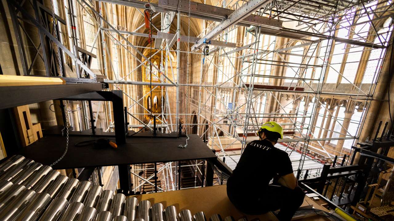 Installation of new organ in St. Vitus Cathedral at Prague Castle