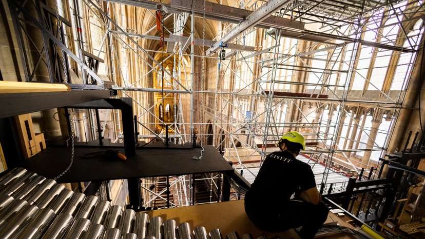 Installation of new organ in St. Vitus Cathedral at Prague Castle