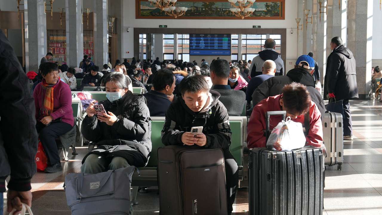 Spring Festival travel rush in Beijing