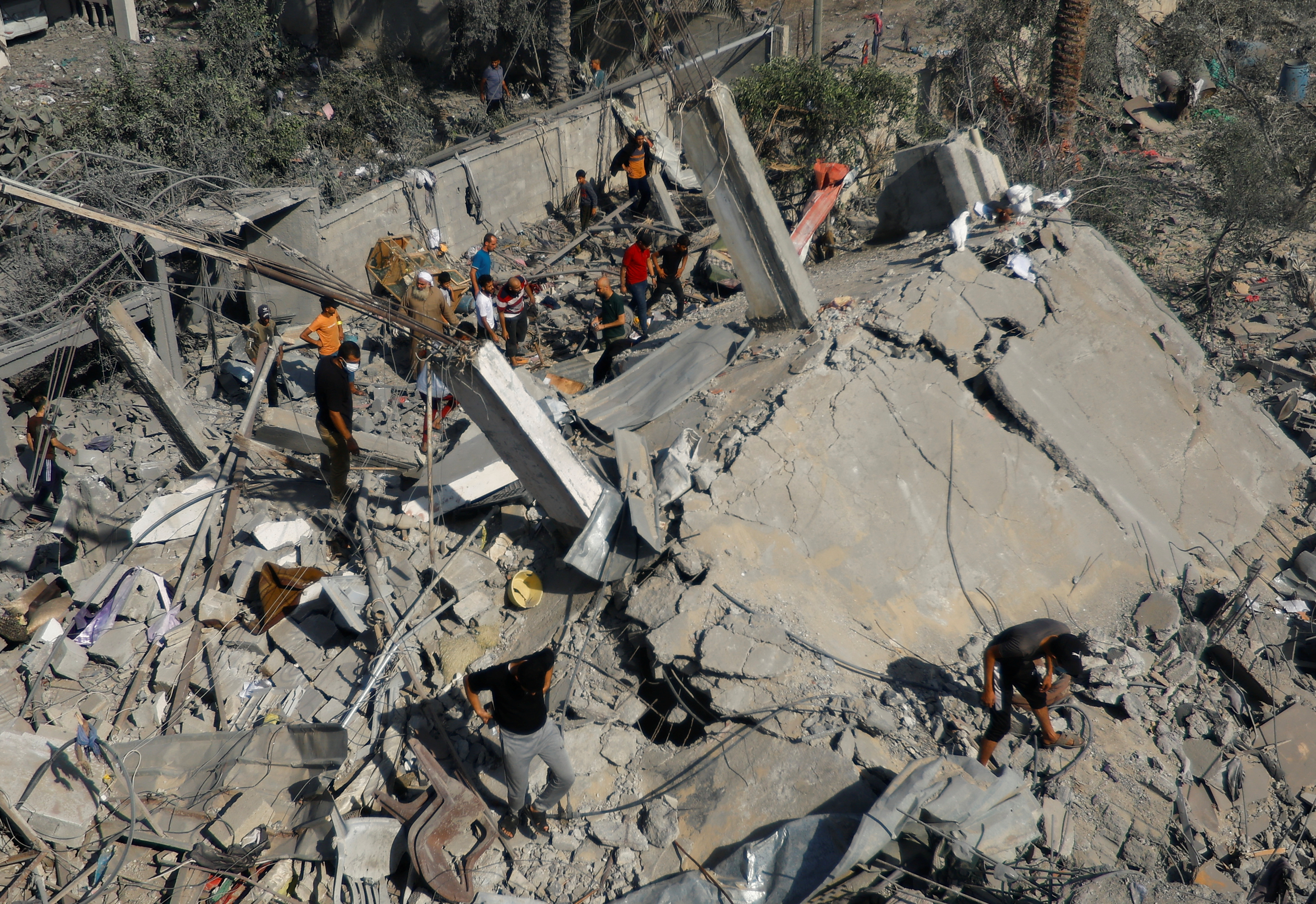 Aftermath of Israeli strikes in Khan Younis