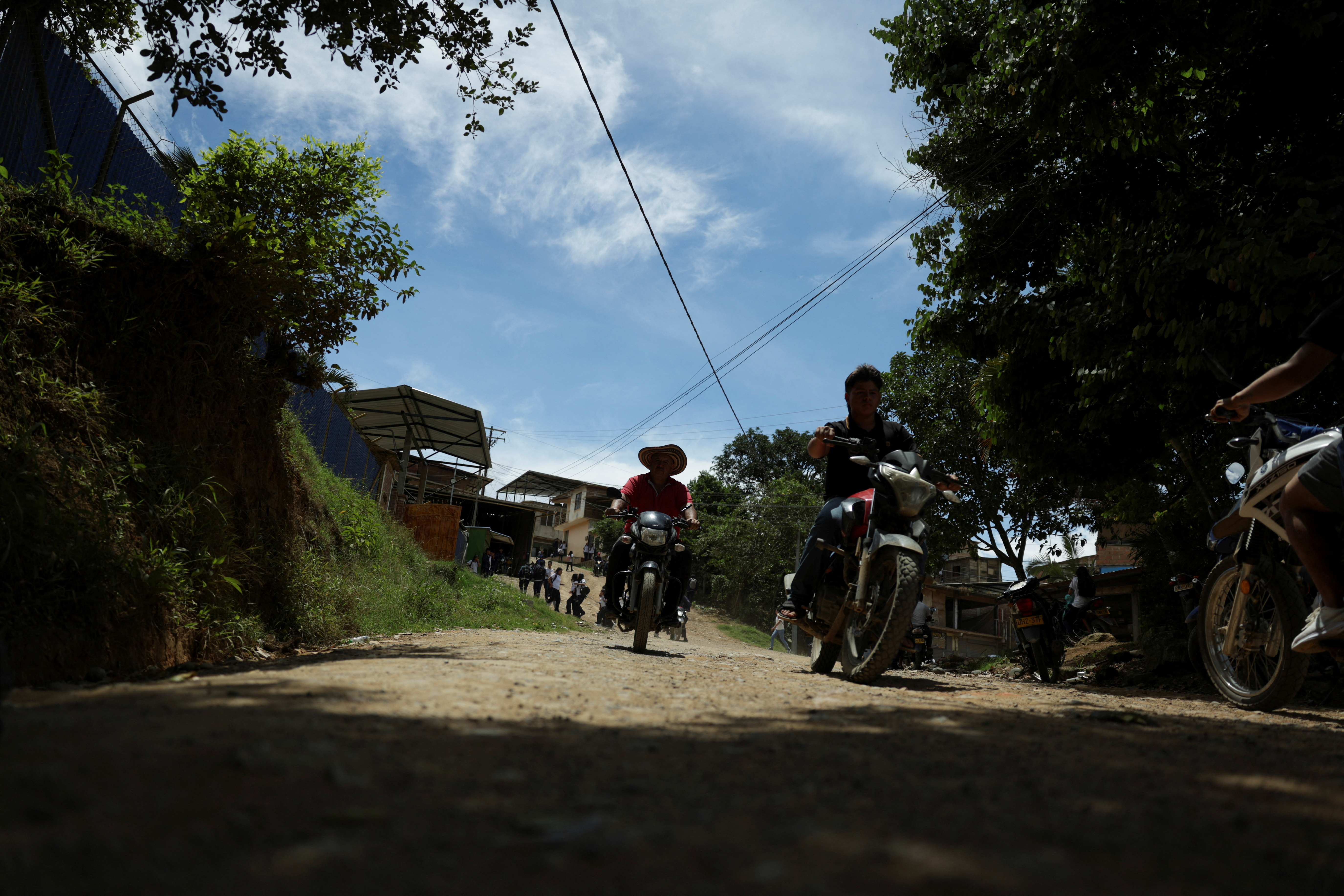 In Colombia coca-growing region, transition to peace is stumbling