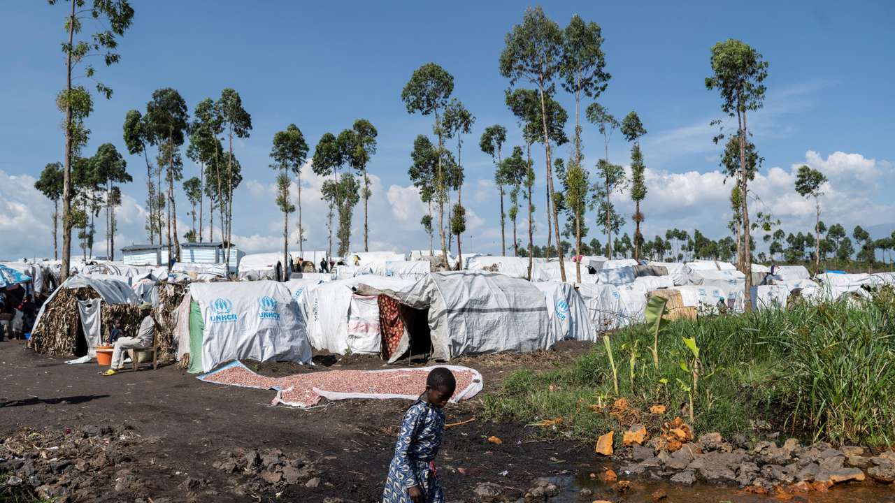 Thousands more flee rebel advance in eastern Congo