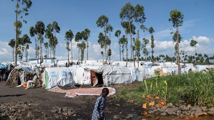Thousands more flee rebel advance in eastern Congo