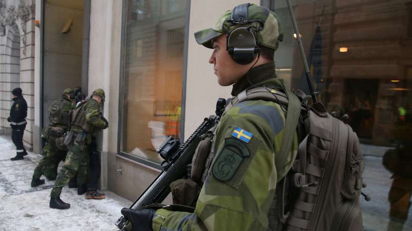 Swedish troops exercise in Stockholm