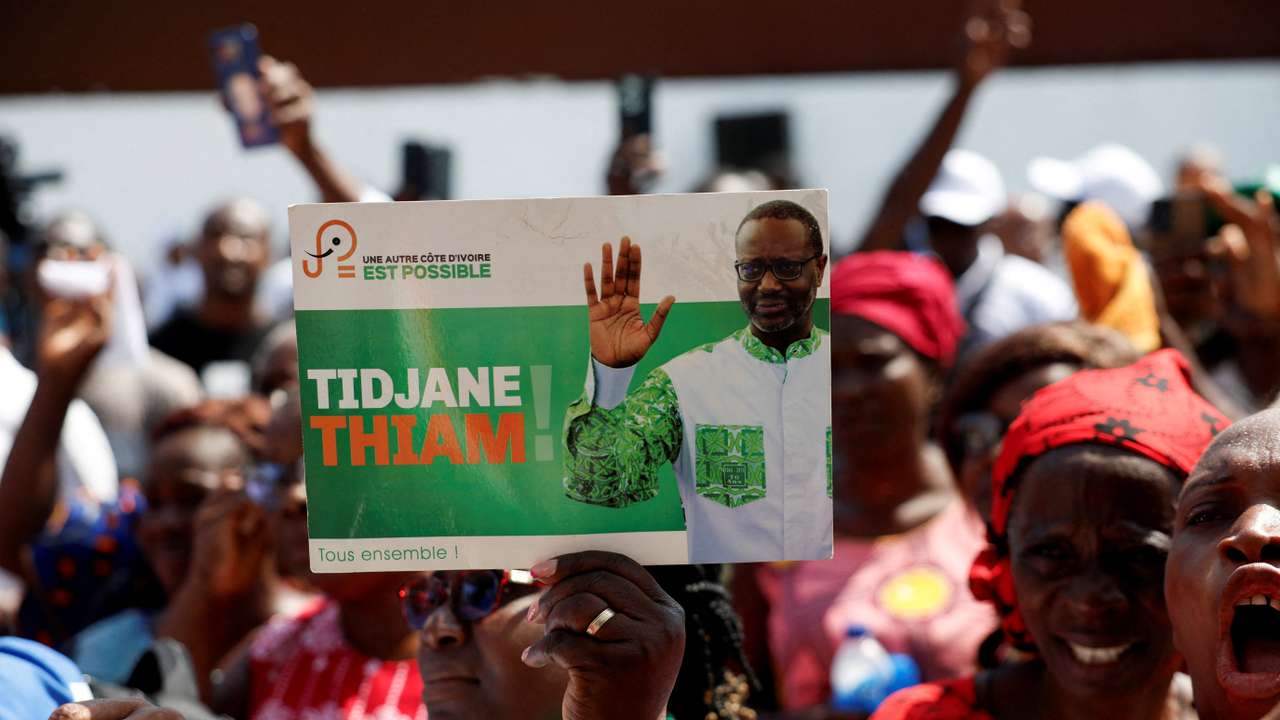 FILE PHOTO: Partisans of PDCI (Democratic Party of Cote d'Ivoire) protest at their headquarters in Abidjan