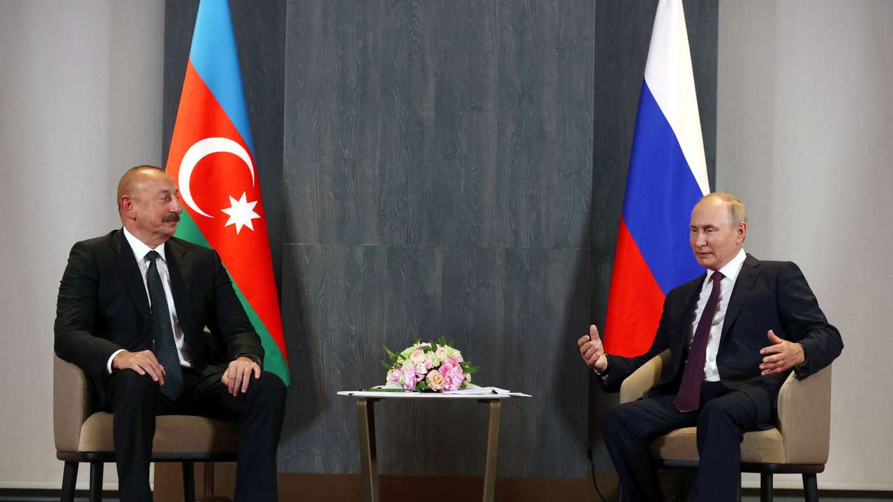 Russian President Putin and Azerbaijani President Aliyev meet in Samarkand
