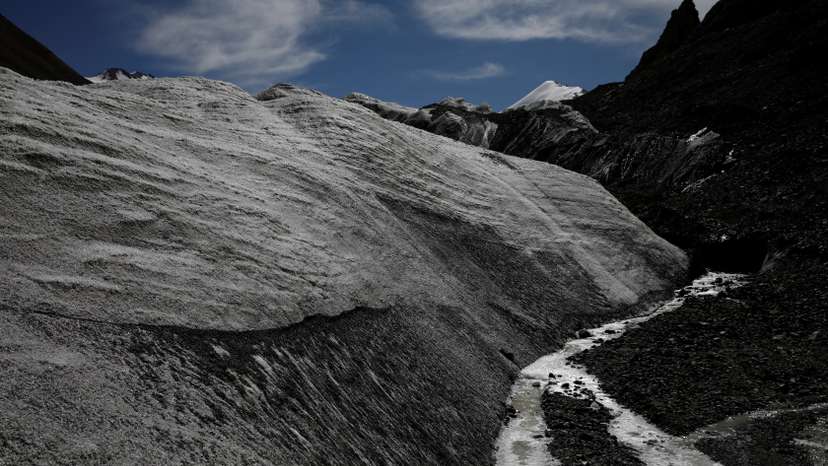 FILE PHOTO: The Wider Image: The thaw of the Third Pole: China's glaciers in retreat