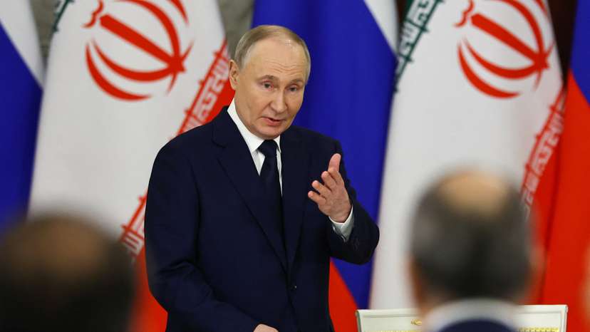 Iranian President Masoud Pezeshkian visits Russia