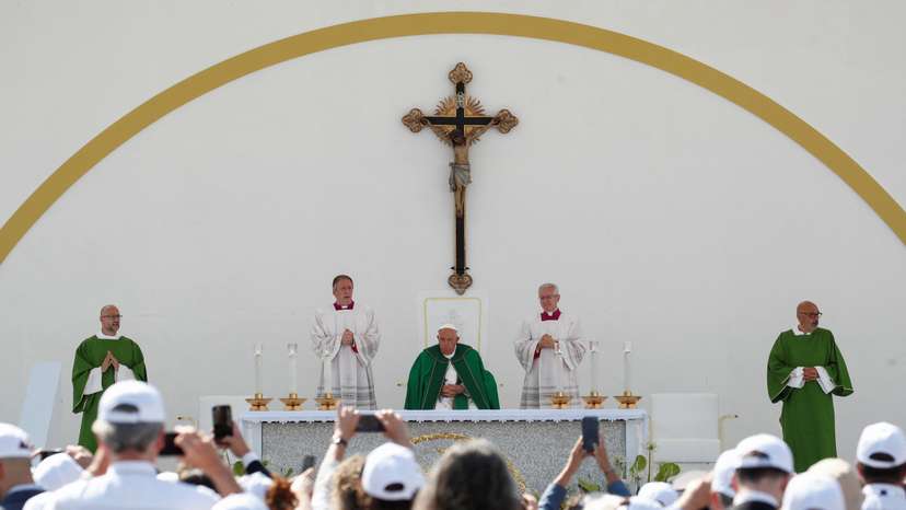 Pope celebrates mass for the conclusion of the 50th Catholic Social Week, in Trieste